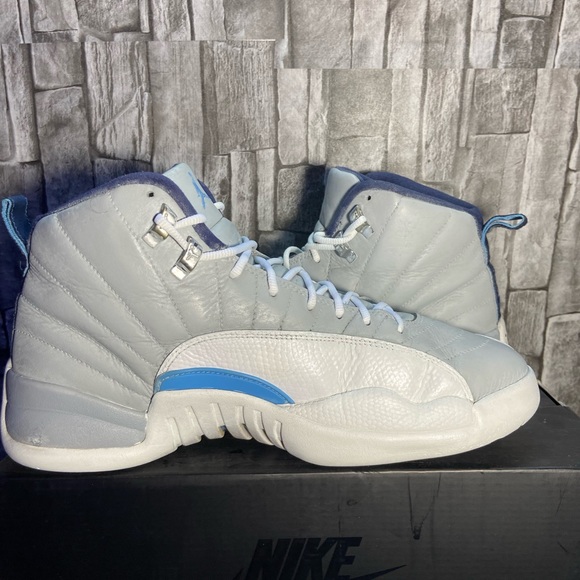Jordan 12 university blue and grey size 10 - Picture 3 of 7
